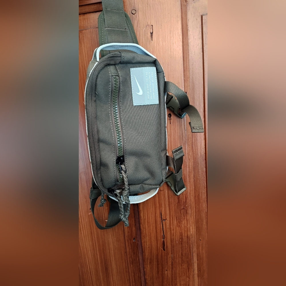 Nike utility speed hip pack/sling
